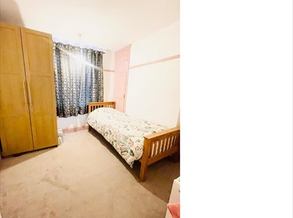 Room in a Shared House, Whitethorn Gardens, CR0