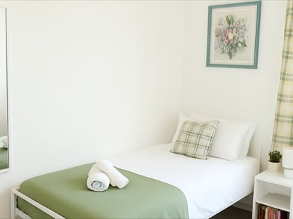 Room in a Shared House, Alpha Street, M6