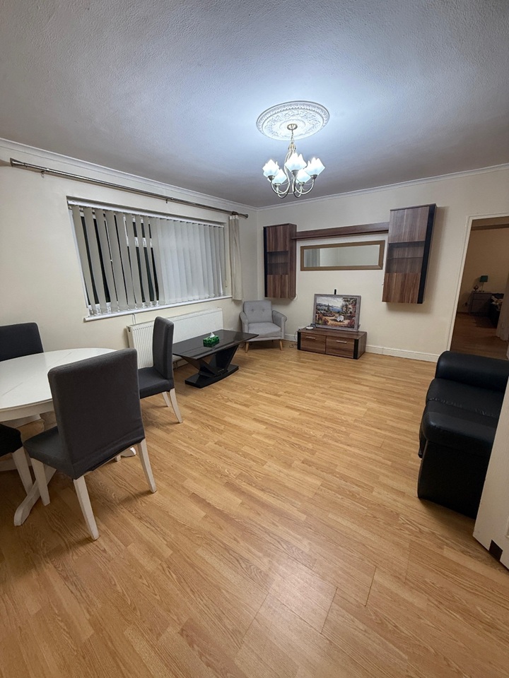 2 Bed Flat, Orlescote Road, CV4 photo 5