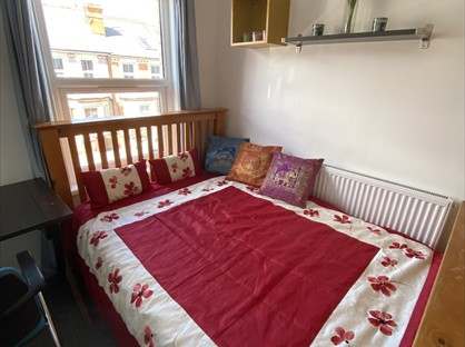 Room in a Shared House, Grange Avenue, RG6