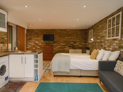 Studio Flat, Fullwood's Mews, N1