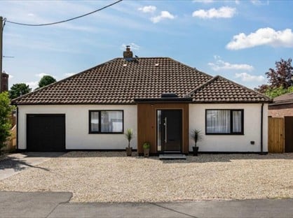 4 Bed Bungalow, Carisbrook Terrace, SN4