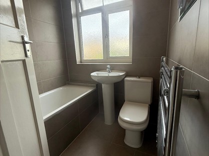 3 Bed Terraced House, Waltham Drive, HA8