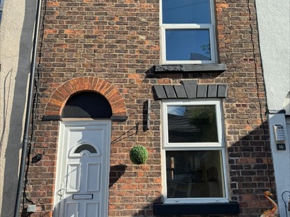 2 Bed Terraced House, Hope Street, SK10