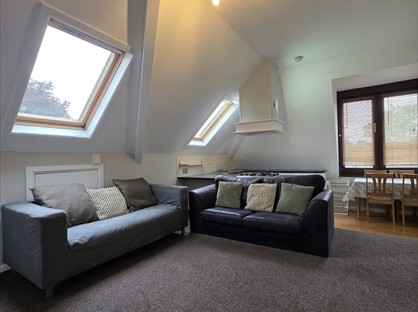 2 Bed Flat, Cyncoed Road, CF23