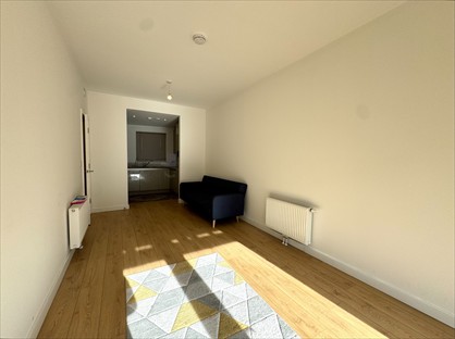 1 Bed Flat, Lariat Court, IG11