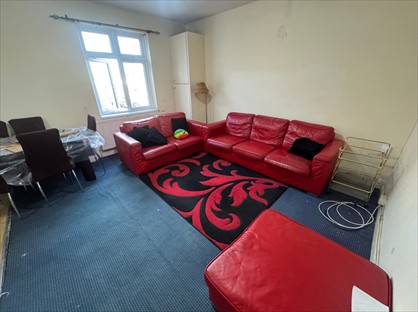 2 Bed Flat, Cromwell Road, TW3