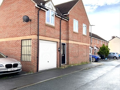 2 Bed Flat, Crowpill Lane, TA6