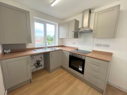 3 Bed Flat, Broad Street, B61