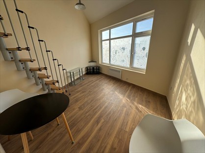 1 Bed Flat, The Crescent, DN12