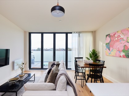 2 Bed Flat, Regency Court, E18