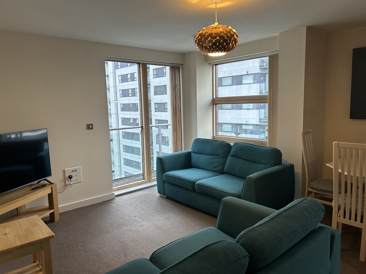 2 Bed Flat, Barton Place, M4 photo 2
