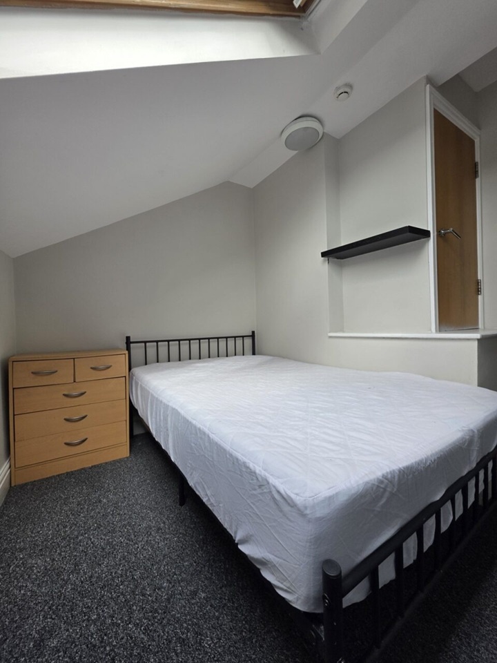 2 Bed Flat, Lower Cathedral Road, CF11 photo 5