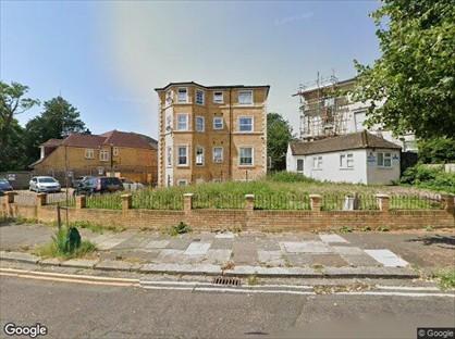 Studio Flat, The Grove, TW7