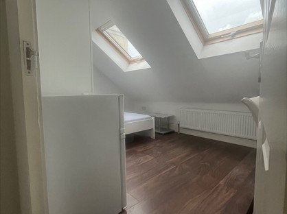 Room in a Shared House, Charlotte Road, RM10