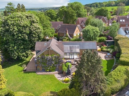 4 Bed Detached House, Grange Drive, HP10