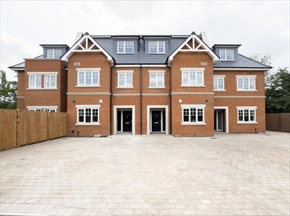 4 Bed Terraced House, Vansittart Road, SL4