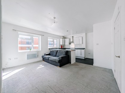 2 Bed Flat, London Road, SS0