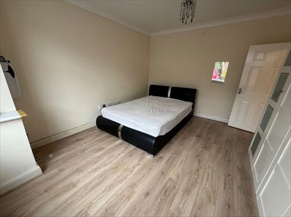 5 Bed Detached House, Clare Road, TW4