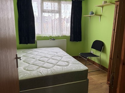 Room in a Shared House, Church Road, E10