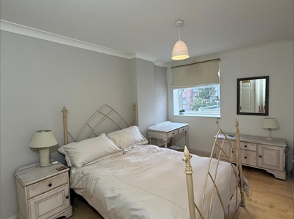 Room in a Shared Flat, Douglas Street, SW1P