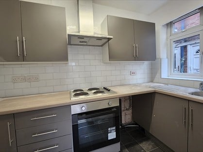 1 Bed Flat, Albert Avenue, M25