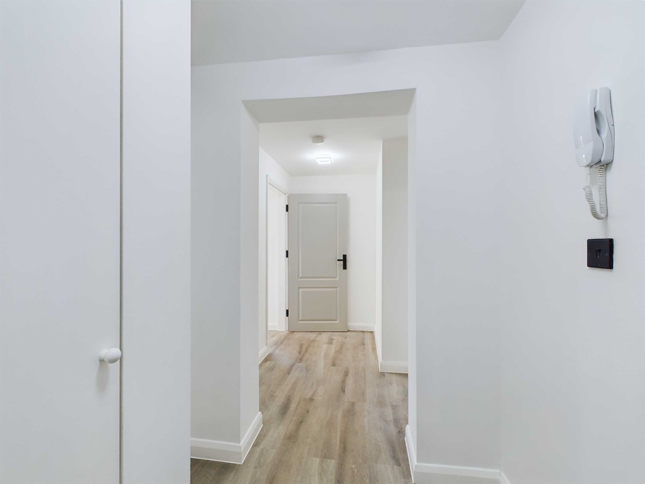 2 Bed Penthouse, Mansfield Road, DE1 photo 2