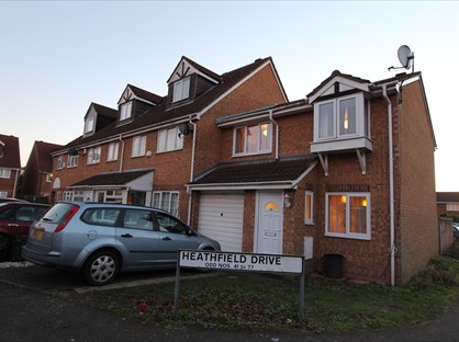 3 Bed Terraced House, Heathfield Drive, CR4