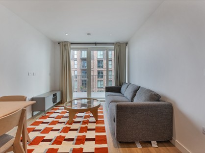 2 Bed Flat, Accolade Avenue, UB1