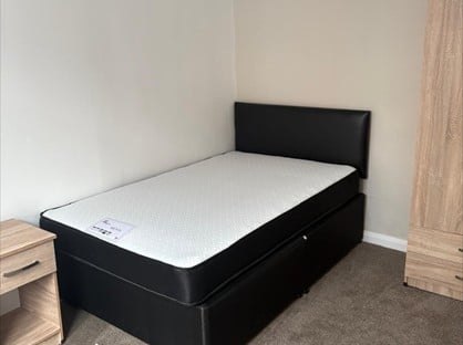 Room in a Shared House, Cairns Street, WS2