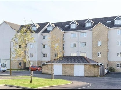 2 Bed Flat, Queens Crescent, EH54