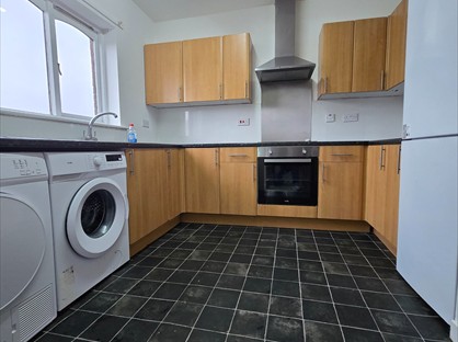 2 Bed Flat, Longdales Place, FK2