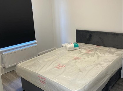 Room in a Shared Flat, Robertson Street, SW8