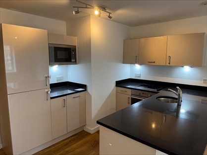 2 Bed Flat, Park Lodge, UB7