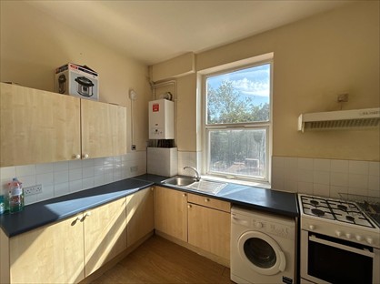 3 Bed Flat, London Road, TW7