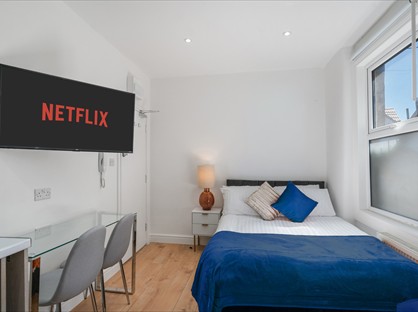 Studio Flat, Mitcham Road, SW17