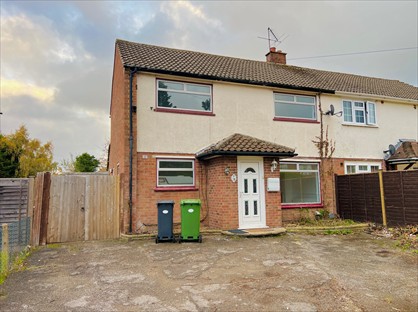3 Bed Semi-Detached House, Wimbledon Road, GU15