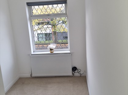 Room in a Shared House, Darnton Road, OL6