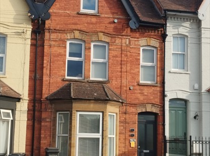 2 Bed Flat, Hendford Hill, BA20