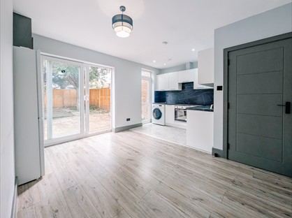 4 Bed Terraced House, Mitcham Road, CR0