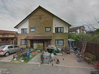 Studio Flat, Farrier Close, UB8
