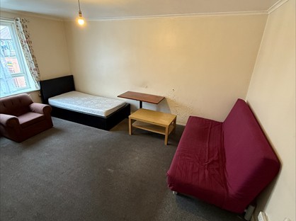 3 Bed Flat, Glenmore Parade, HA0