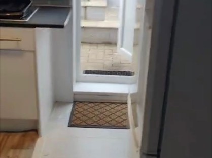 Studio Flat, Warbank Crescent, CR0