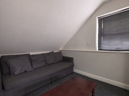 Studio Flat, Pen Y Wain Road, CF24