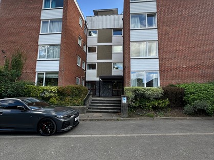 2 Bed Flat, London Road, SL5