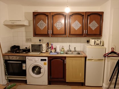 Studio Flat, Folkestone Road, CT17