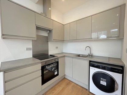 2 Bed Flat, Church Path, CR0
