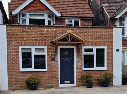 1 Bed Flat, Beacon Hill Road, GU26