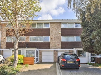 4 Bed Terraced House, Wheatlands, TW5