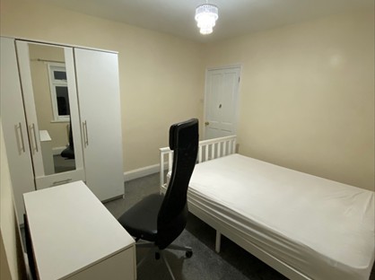 Room in a Shared House, Pretoria Road, RM7